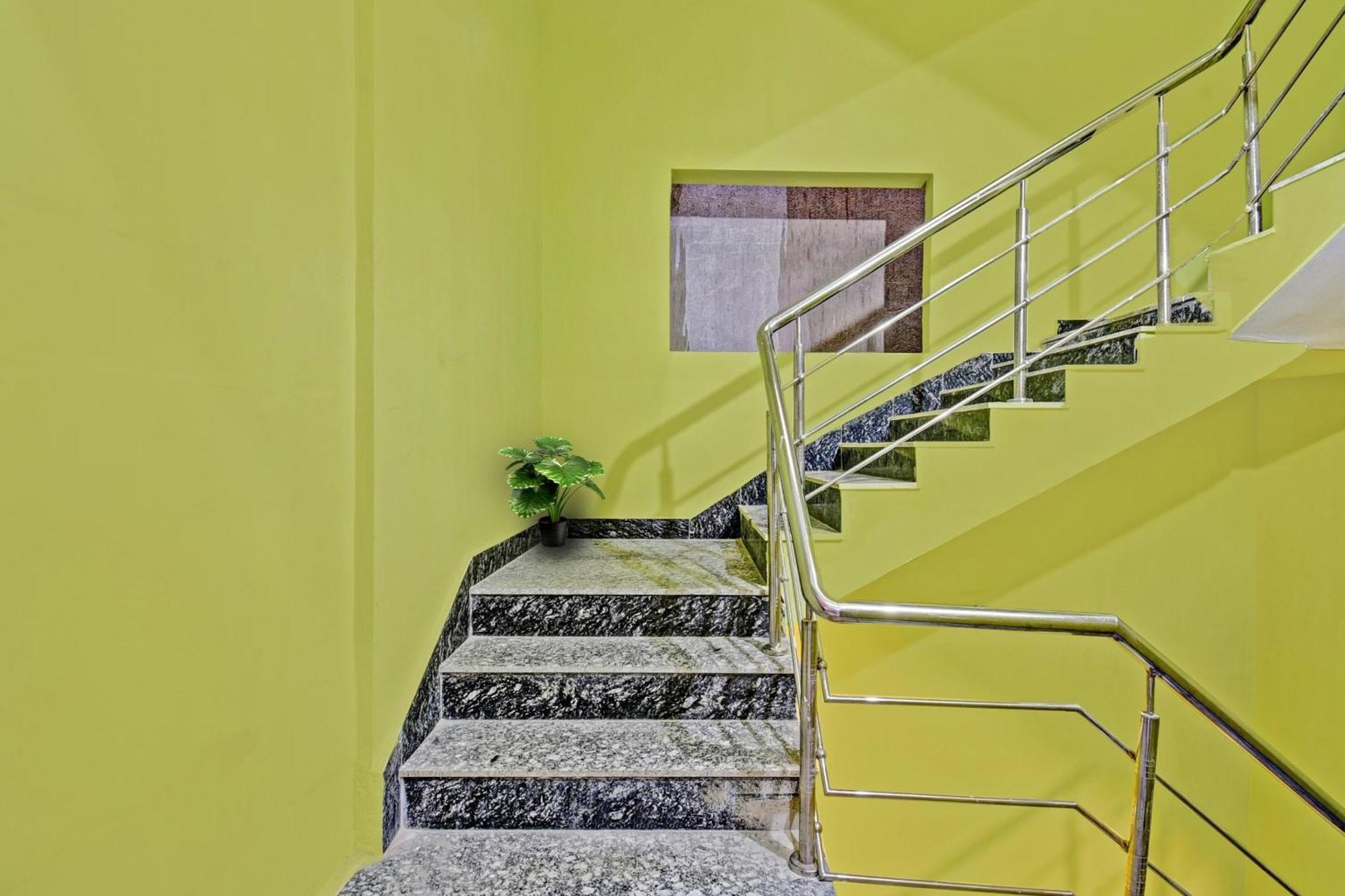 Hotel O Lotus Inn Danapur Exterior photo